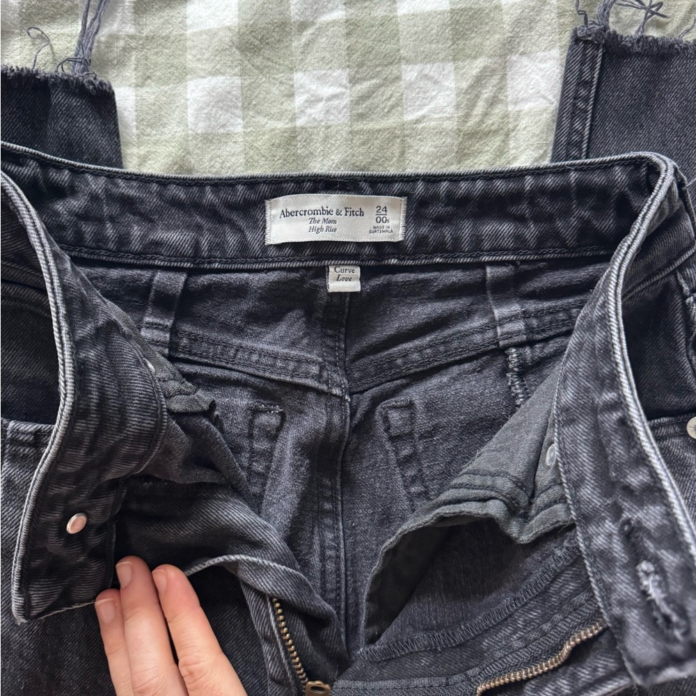 Abercrombie & Fitch Mom High Rise